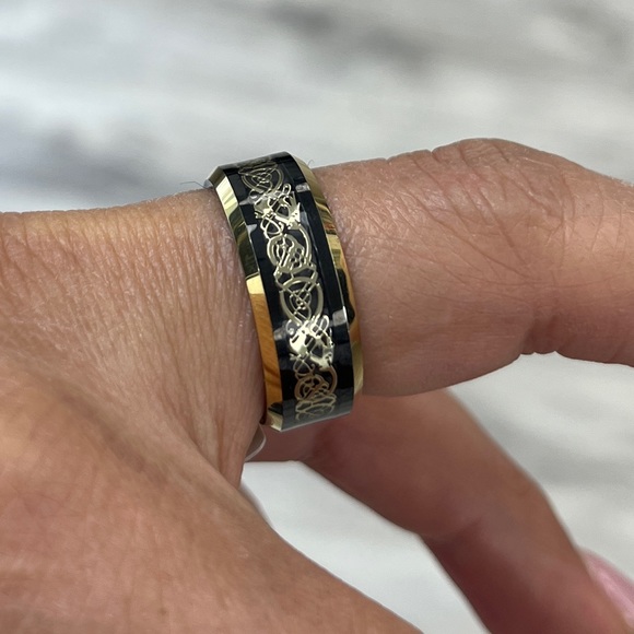 8mm Tungsten Ring black and yellow gold plated Celtic cut out design beveled - Picture 5 of 11